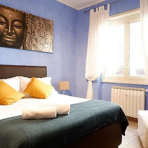 The Blue Strawberry House In San Giovanni Apartament